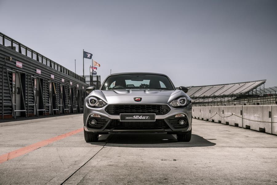 Abarth 124 GT (348) 2018 года  (UK) (фото 11 из 40)
